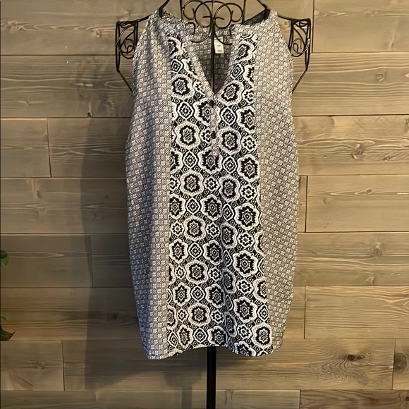 Old Navy Tops - Elegant Black and White Geometric Sleeveless Blouse by Old Navy